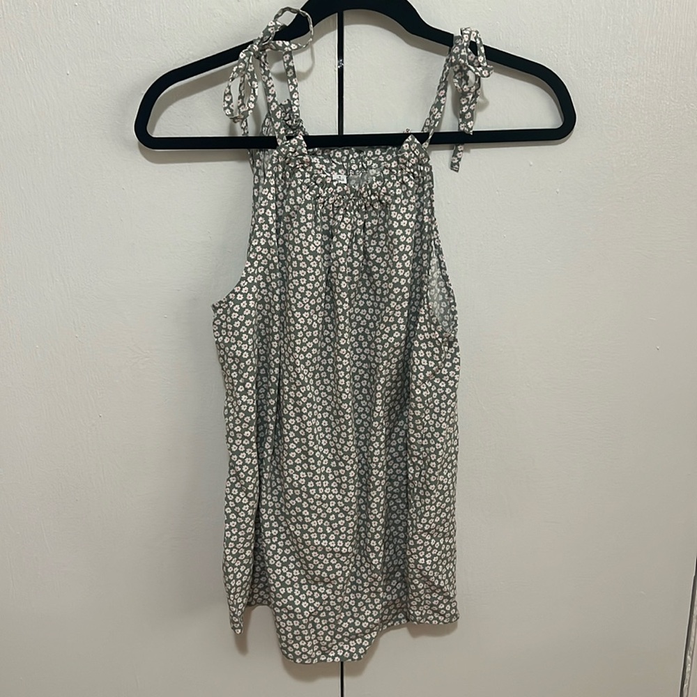 Gap Factory Women’s Summer flower Print Halter Top. Size small
